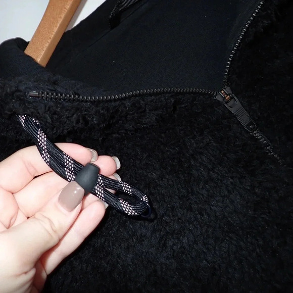 Lululemon Textured Fleece 1/2 Zip Black Size 12 - Picture 8 of 12